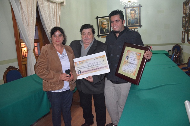 Premio al mérito artístico «Arturo Pérez Torres»