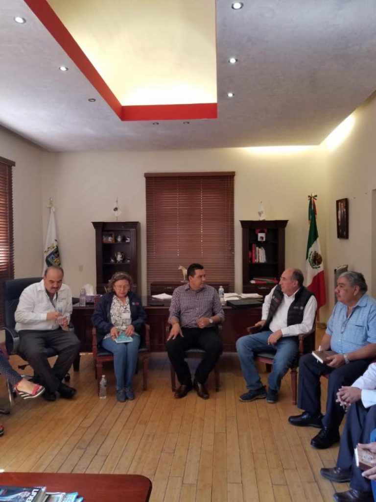 FIRMAN CONVENIO GOBIERNO DE ZACATECAS Y NOCHISTLÁN PARA REPONER AMBULANCIA AL MUNICIPIO