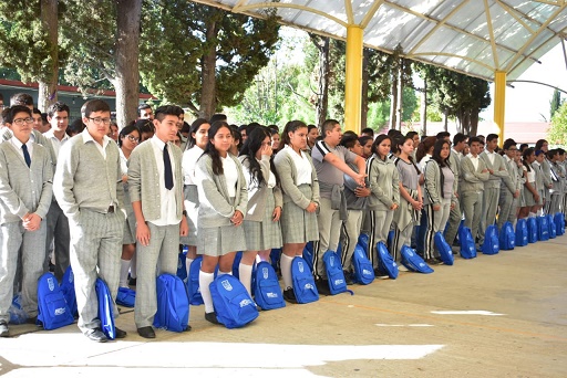 -Más de 9 mil 500 estudiantes recibirán mochilas gratuitas para el próximo ciclo escolar