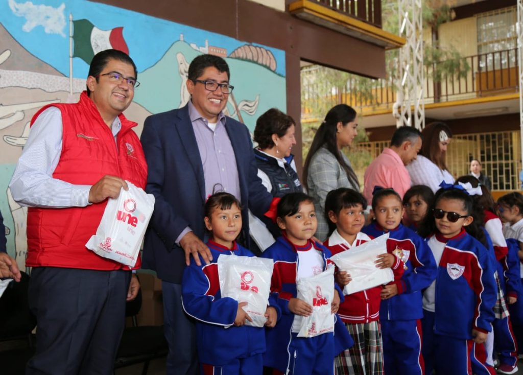 SEDESOL ENTREGA PAQUETES ESCOLARES UNE EN FRESNILLO