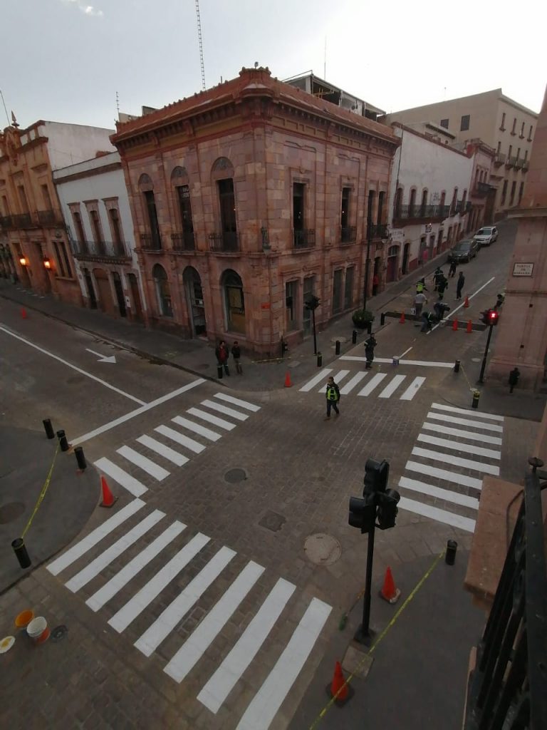 PERSONAL DE LA DPSV MEJORA SEÑALÉTICA DEL CENTRO HISTÓRICO