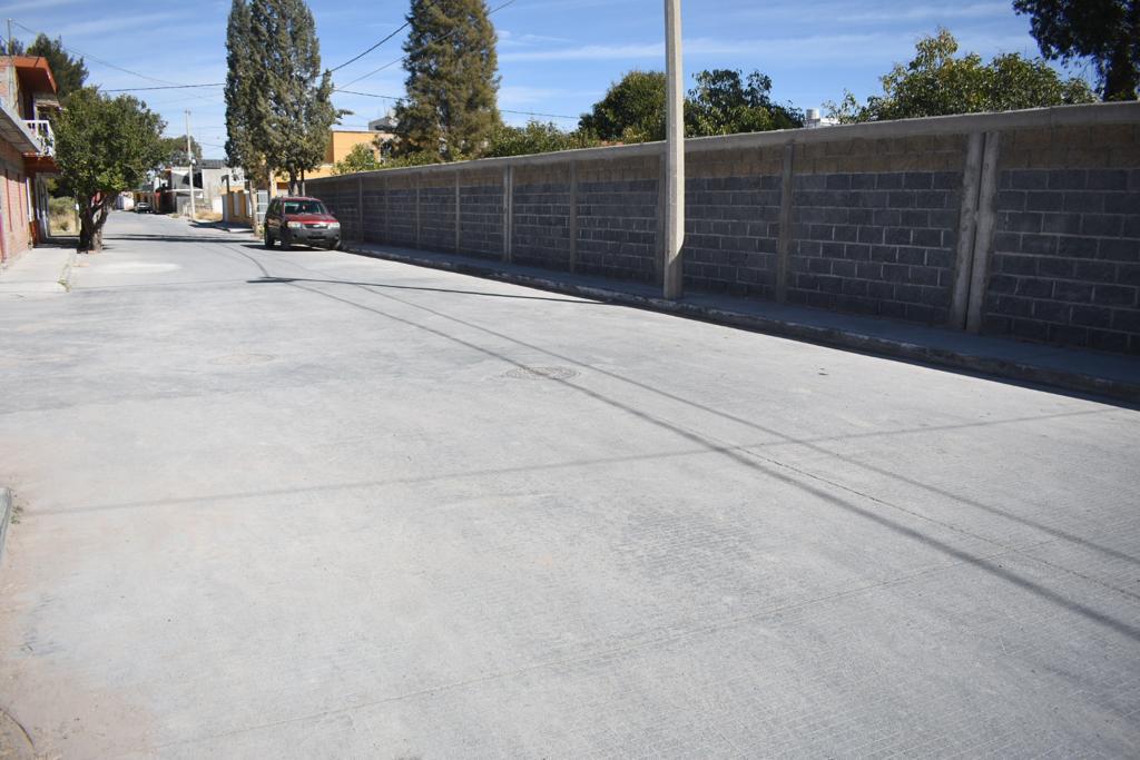 CONTINÚA PAVIMENTACIÓN DE CALLES EN JEREZ