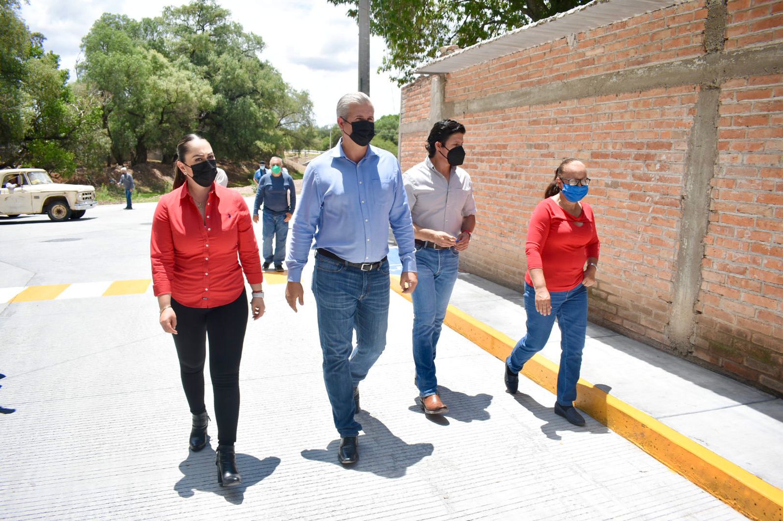 ENTREGA ANTONIO ACEVES TRES OBRAS DE PAVIMENTACIÓN EN ERMITA DE GUADALUPE