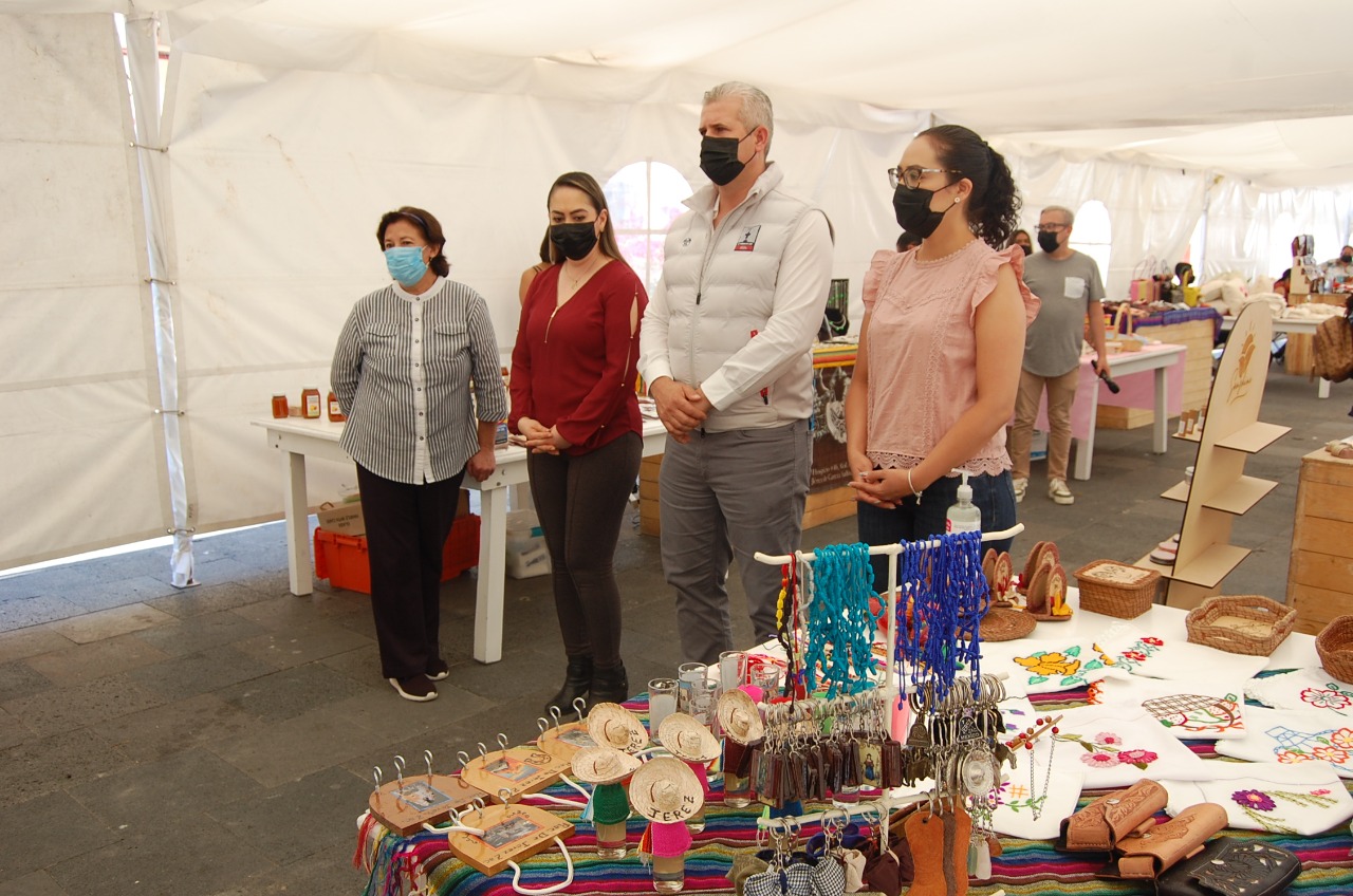 DIVERSOS PRODUCTOS LOCALES OFRECE EL PABELLON AGROARTESANAL DE VERANO